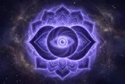 Stirnchakra (Ajna) – Chakra-Symbol in Indigo